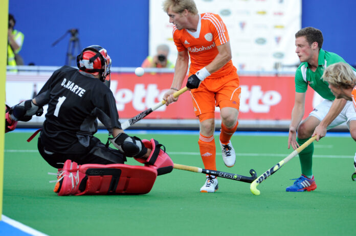 Ireland’s David Harte against Netherlands Klaas Vermeulen (c) hockeyimages.co.uk